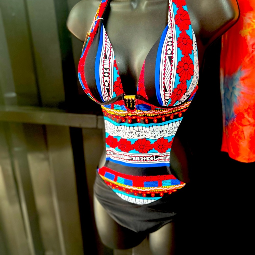 ❤️💙🦋Sexy multi color one piece with the sides out❤️💙🦋